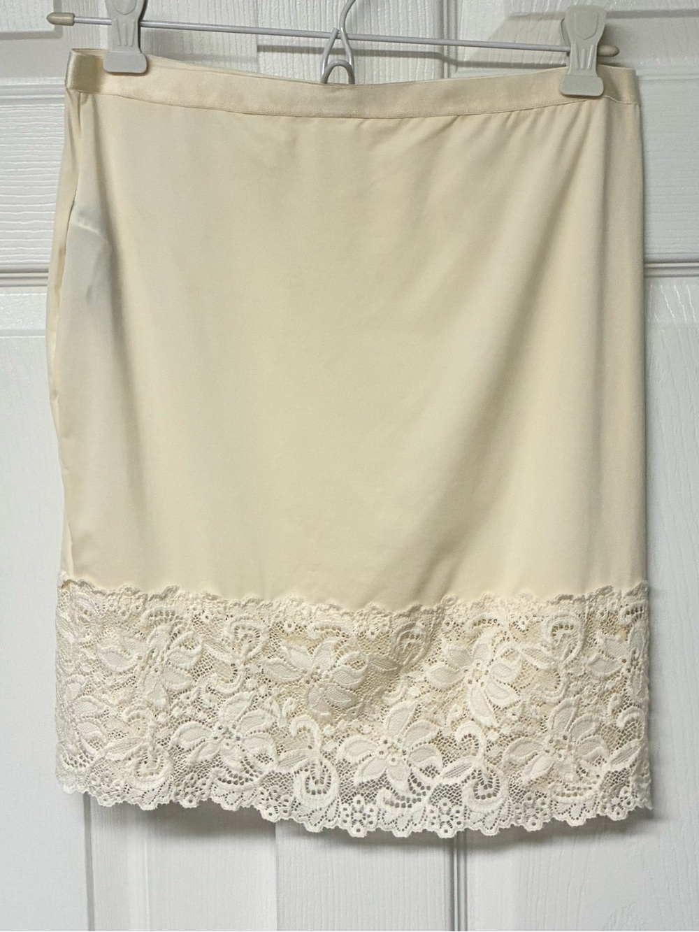 Vintage Forever 21 Mini Half Slip, Ivory, Size Large